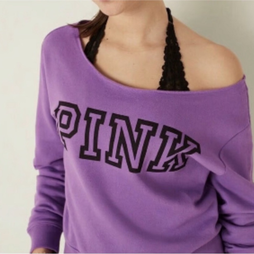 Cropped off-shoulder sweatshirt.